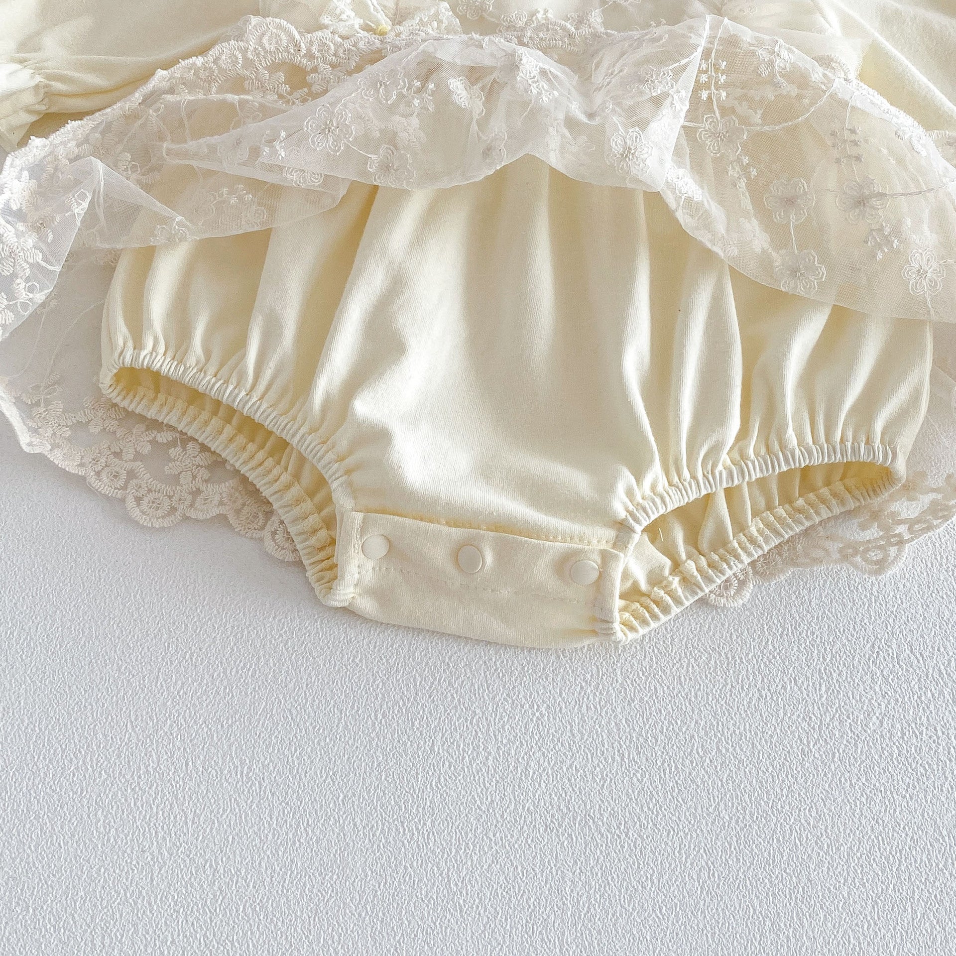 Spring Arrival Baby Girls Long Sleeves Flowers Pattern Tulle Decorated Bodysuit Dress